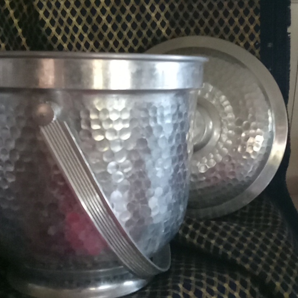 Italian Silver Hammered aluminum Ice Bucket - Picture 5 of 8